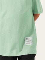 ⁦Styli Boys Solid Oversized T-Shirt With Badge Detail⁩ - الصورة ⁦4⁩