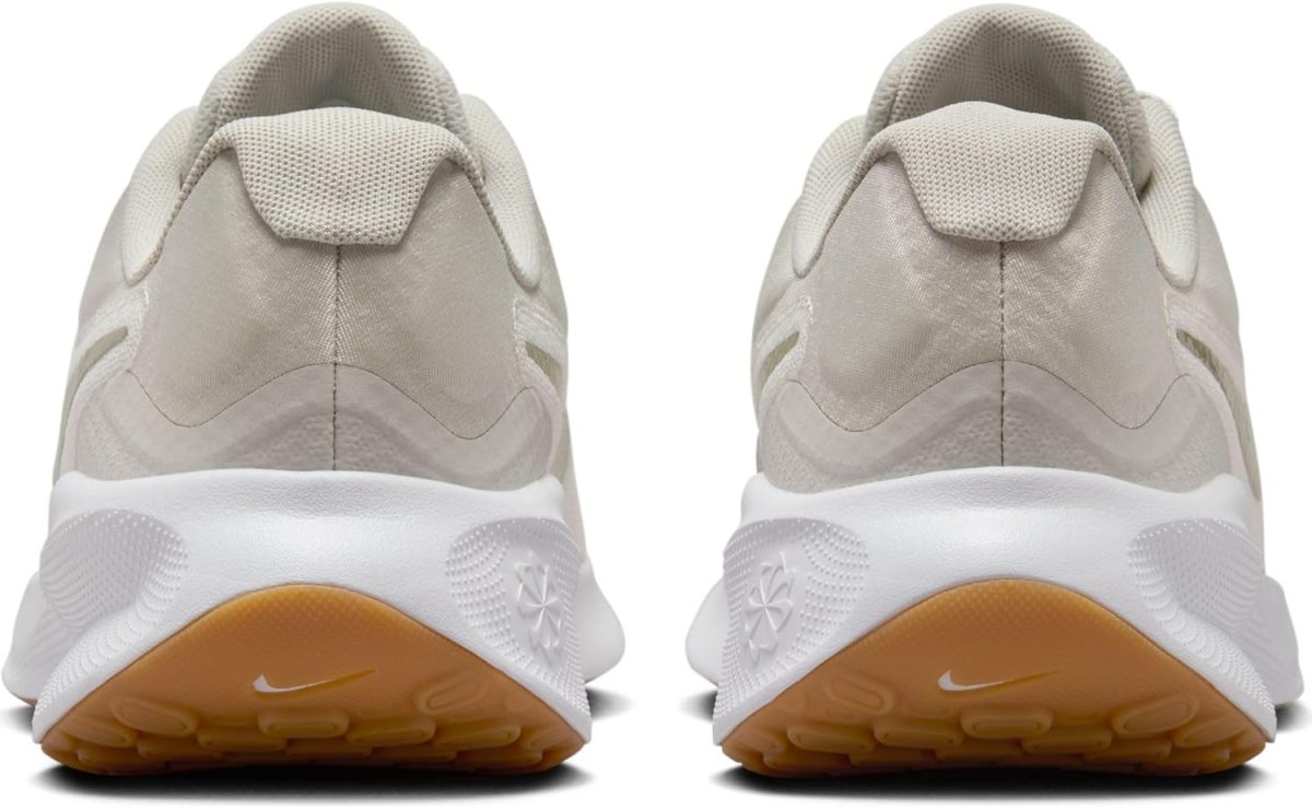 ⁦Nike REVOLUTION 7 womens LACED SHOES⁩ - الصورة ⁦3⁩
