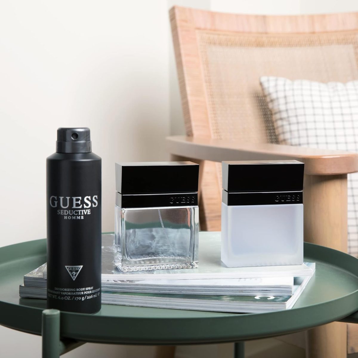 ⁦GUESS SEDUCTIVE HOMME (M) SET EDT 100ML + SG 100ML + BODY SPRAY 226ML + POUCH (NEW PACK)⁩ - الصورة ⁦3⁩