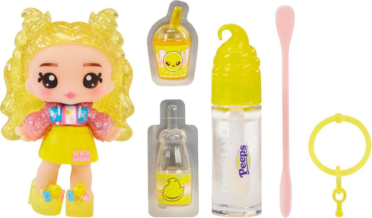 ⁦Yummiland x PEEPS Lip Gloss Doll - Goldie Mallows - 1 Doll with Customisable Clothes and Lip Gloss Kit with a Single Colour, Perfume and Transparent Base, For Children 4 Years and Above⁩ - الصورة ⁦2⁩