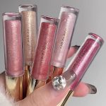 ⁦MAKINGTEC 5 Colors Shimmery Glitter Lip Gloss Liquid Lipstick Set, Plumping Hydrating Lip Glow Oil, Instense High Reflective Color Lipstick Makeup⁩ - الصورة ⁦3⁩