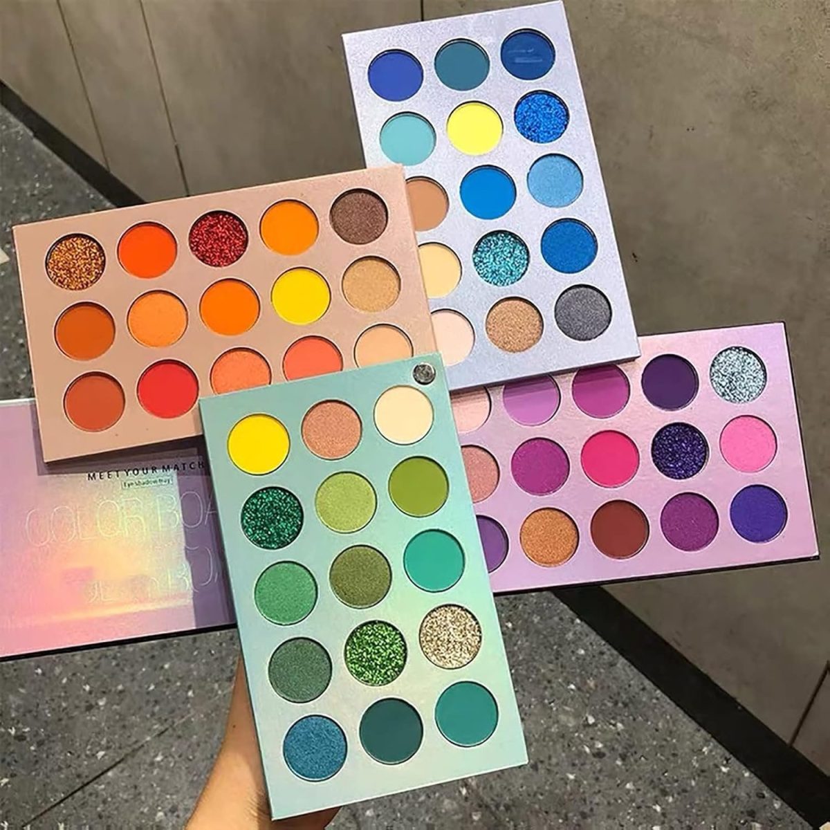 ⁦60 Colors Eye Makeup Palettes, 4 In 1 Color Board Matte And Shimmer Highly Pigmented Eye Makeup Palettes,Eyeshadow, RotationEyes Shadow⁩ - الصورة ⁦5⁩