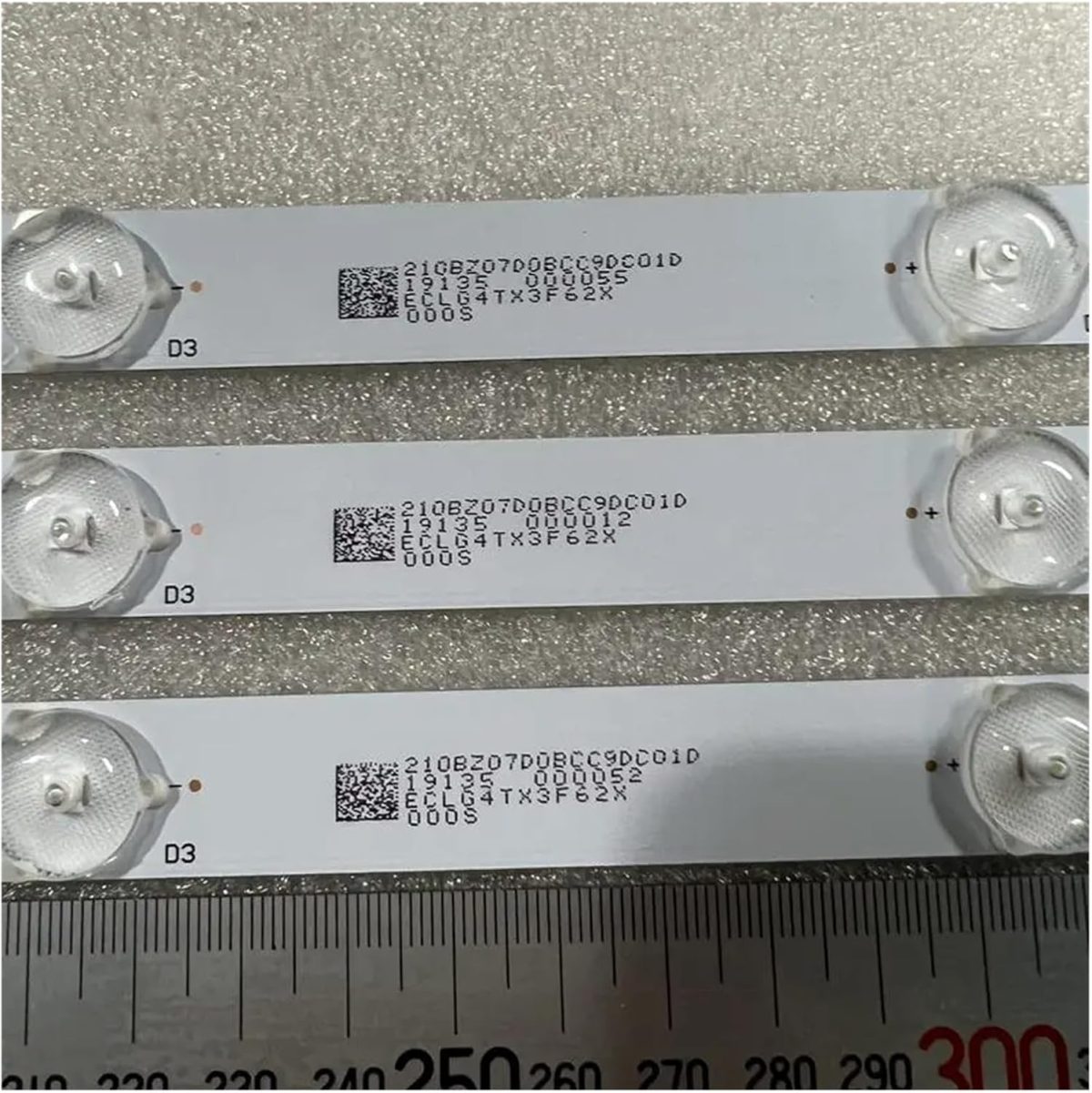 ⁦TILLOJJ LED Backlight Strip for L/G 32LJ590U-ZA 32LH500B For So/n.y for K.DL-32R330D 32PHS5301 32PFS5501 32LH500D 32PHT4131/12 01P26 01N18 01N19 (Color : 15pcs For 5 TV)⁩ - الصورة ⁦4⁩