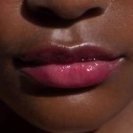 ⁦Tower 28 ShineOn Lip Jelly, XOXO, Non-Sticky, Hydrating Vegan Lip Gloss in Sheer Pink, Moisturizing Apricot and Raspberry Seed Oil, Clean, Cruelty Free⁩ - الصورة ⁦6⁩