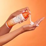 ⁦GIOVANNI 2chic Ultra-Volume Foam Styling Mousse, 7 oz. - Daily Volumizing Formula with Papaya & Tangerine Butter, Promotes Weightless Control for Fine Limp Thin Hair, No Parabens, Color Safe⁩ - الصورة ⁦3⁩