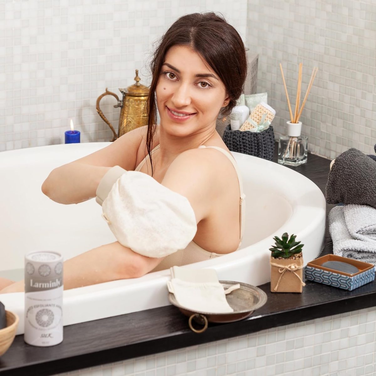 ⁦Larminly Raw Silk Exfoliating Gloves 2 Piece Set Face and Body Natural Exfoliating Gloves Gentle Dead Cell Removal Preparation Skin for Skin Care and Tanning⁩ - الصورة ⁦9⁩