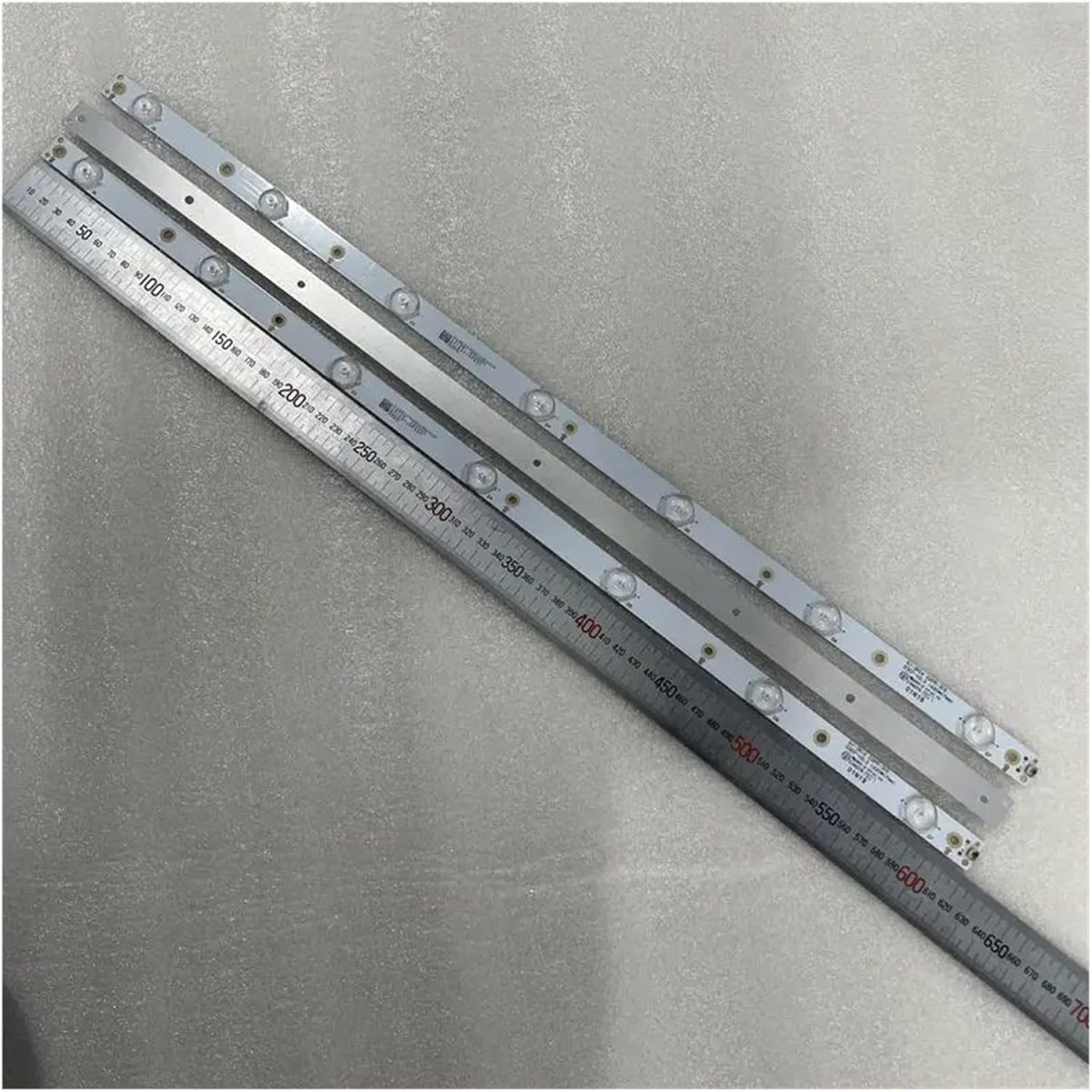 ⁦TILLOJJ LED Backlight Strip for L/G 32LJ590U-ZA 32LH500B For So/n.y for K.DL-32R330D 32PHS5301 32PFS5501 32LH500D 32PHT4131/12 01P26 01N18 01N19 (Color : 15pcs For 5 TV)⁩ - الصورة ⁦3⁩