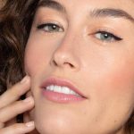 ⁦ILIA - Clean Line Liquid Liner | Non-Toxic, Vegan, Cruelty-Free, Quick Dry, Carbon Black-Free, + Water Resistant with Precision Tip (Black, 0.01 fl oz | 0.55 ml)⁩ - الصورة ⁦4⁩
