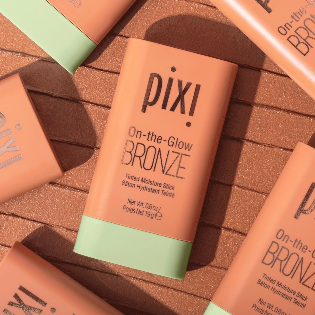 ⁦Pixi On-The-Glow Bronze - Richglow, Hydrating Tinted Moisture Bronzer Stick With Ginseng, Aloe Vera & Fruit Extracts, For Cheeks & Lips, 19G 0.6Oz, Paraben-Free⁩ - الصورة ⁦3⁩