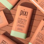 ⁦Pixi On-The-Glow Bronze - Richglow, Hydrating Tinted Moisture Bronzer Stick With Ginseng, Aloe Vera & Fruit Extracts, For Cheeks & Lips, 19G 0.6Oz, Paraben-Free⁩ - الصورة ⁦3⁩