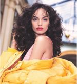 ⁦L’Oréal Paris L'Oreal Color Riche Plump and Shine Lipstick 103 Lychee⁩ - الصورة ⁦4⁩