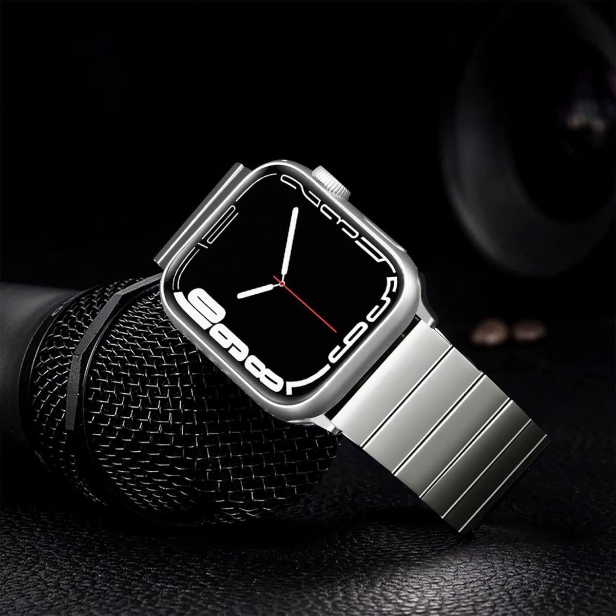 ⁦INFOSUN Watch Band Strap 42mm 44mm 45mm 49mm Compatible with Apple Watch Stainless Steel Metal Bands, Replacement Wristband, for iWatch Ultra/Ultra 2 Series 9/8/7/6/5/4/3/2/1(Sliver)⁩ - الصورة ⁦4⁩