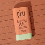 ⁦Pixi On-The-Glow Bronze - Richglow, Hydrating Tinted Moisture Bronzer Stick With Ginseng, Aloe Vera & Fruit Extracts, For Cheeks & Lips, 19G 0.6Oz, Paraben-Free⁩ - الصورة ⁦4⁩