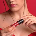 ⁦Palladio Hydrating Lip Oil Infused with Hyaluronic Acid, Non-Sticky Formula, Subtle shine tinted sheer color, liquid lipstick, locks in moisture to prevent chapped lips 0.13 Oz. (BLING)⁩ - الصورة ⁦6⁩