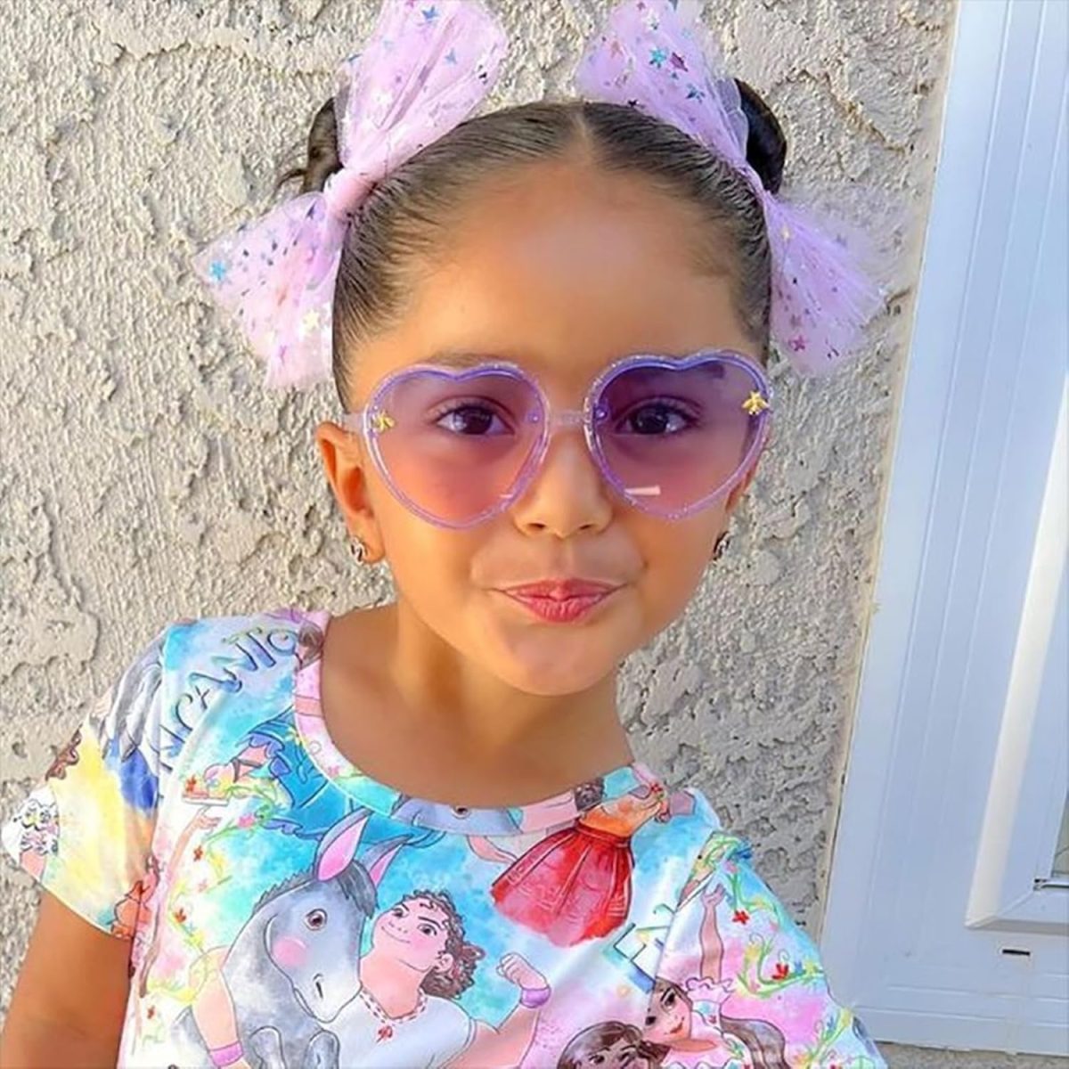⁦X spring Heart-shaped Sunglasses, 2 PCS Kids Heart Sunglasses with Light Color Gradient Lens, Fashionable Purple Pink Accessories for Girls Age 2-10, UV400 Protection for Summer Holiday⁩ - الصورة ⁦8⁩