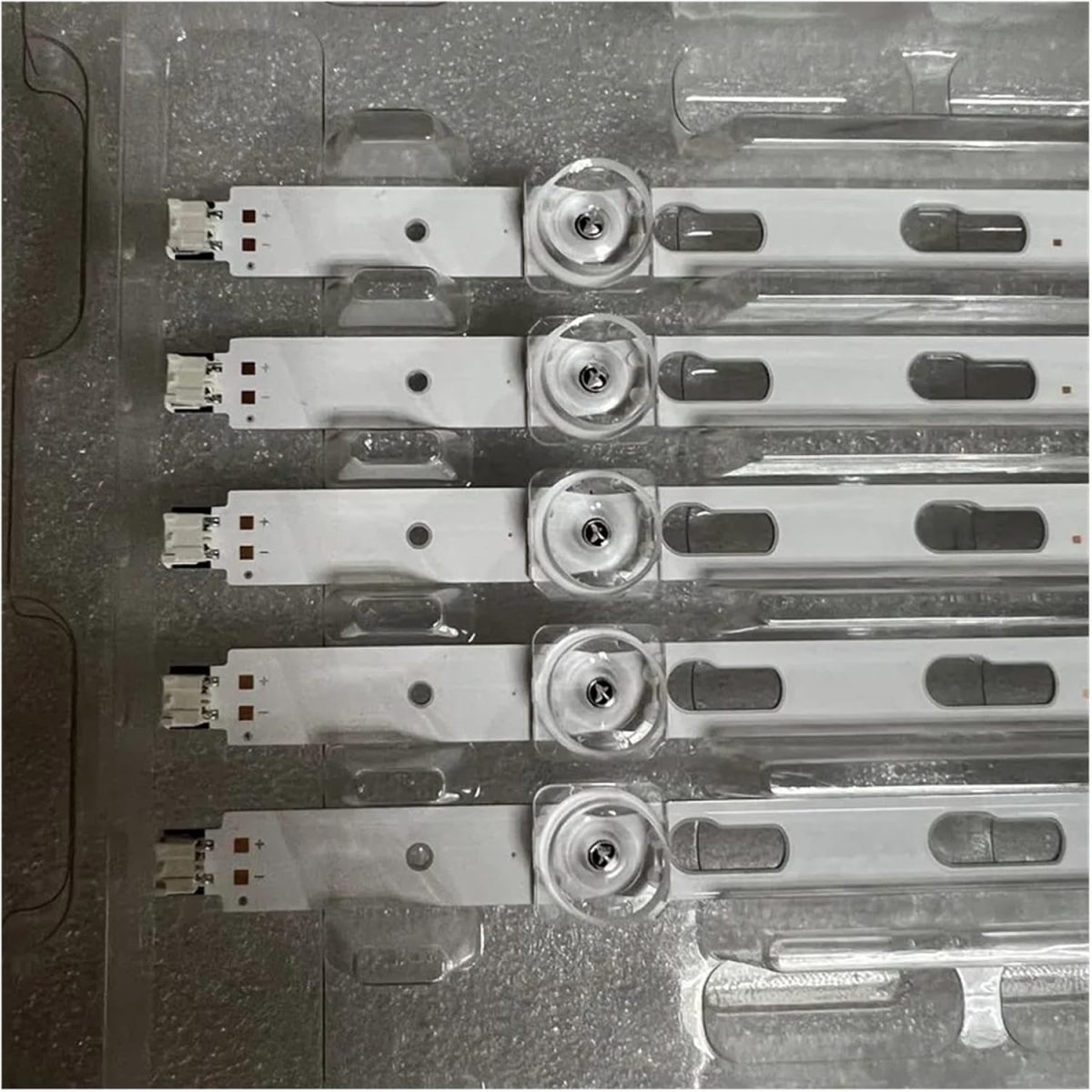 ⁦LED Backlight Strip for Sam/s.ung UN70TU7000W UE70AU7570U UE70CU7100K UE70CU7100U UE70CU7172U UN70AU7000G UN70AU7700 UN70CU7000 (Color : 5set For 5 TV)⁩ - الصورة ⁦3⁩