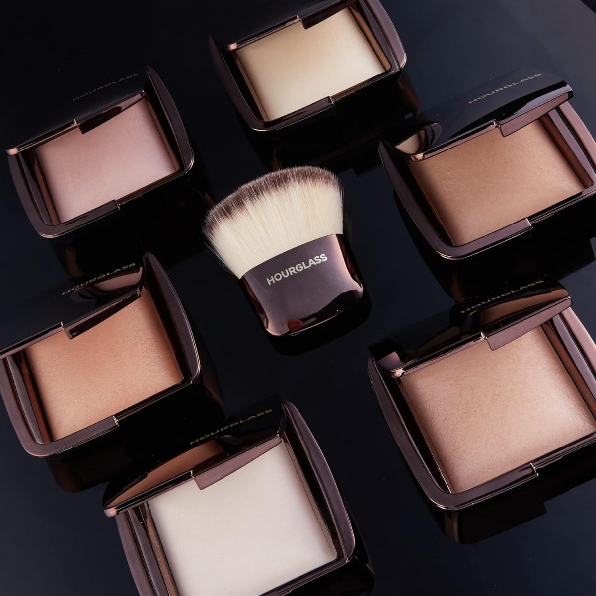 ⁦Hourglass Ambient Lighting Finishing Powder. Ethereal Light Shade Highlighting Powder (0.35 ounce).⁩ - الصورة ⁦2⁩