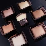 ⁦Hourglass Ambient Lighting Finishing Powder. Ethereal Light Shade Highlighting Powder (0.35 ounce).⁩ - الصورة ⁦2⁩