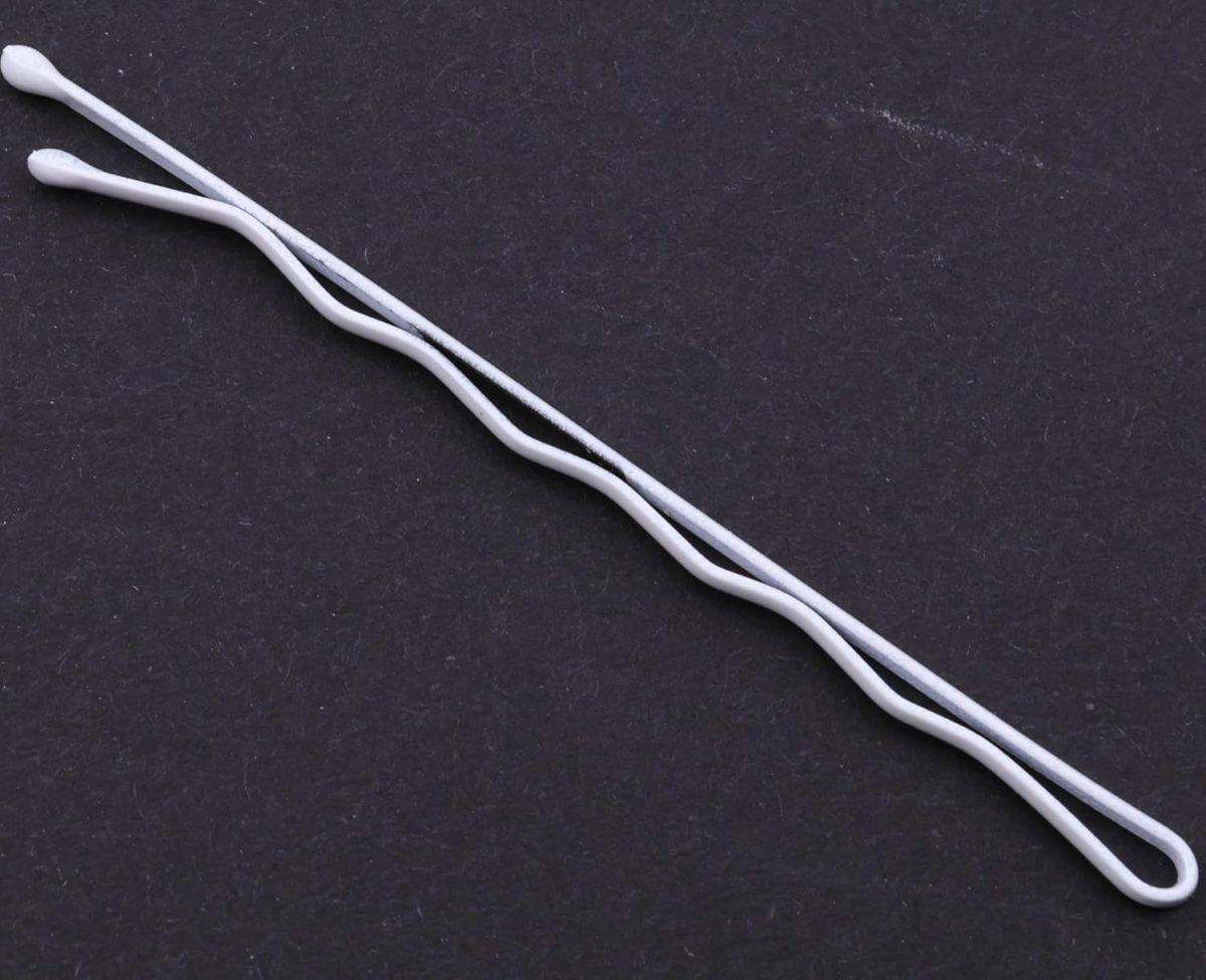 ⁦Mytoptrendz® 32 pcs Long Wavy Kirby Grips Hair Bobby Pins Girls Women Styling Clips for Thick Hair (White)⁩ - الصورة ⁦4⁩
