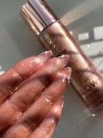 ⁦Makeup Revolution, Molten Body Glow, Rose Gold, 100ml⁩ - الصورة ⁦4⁩