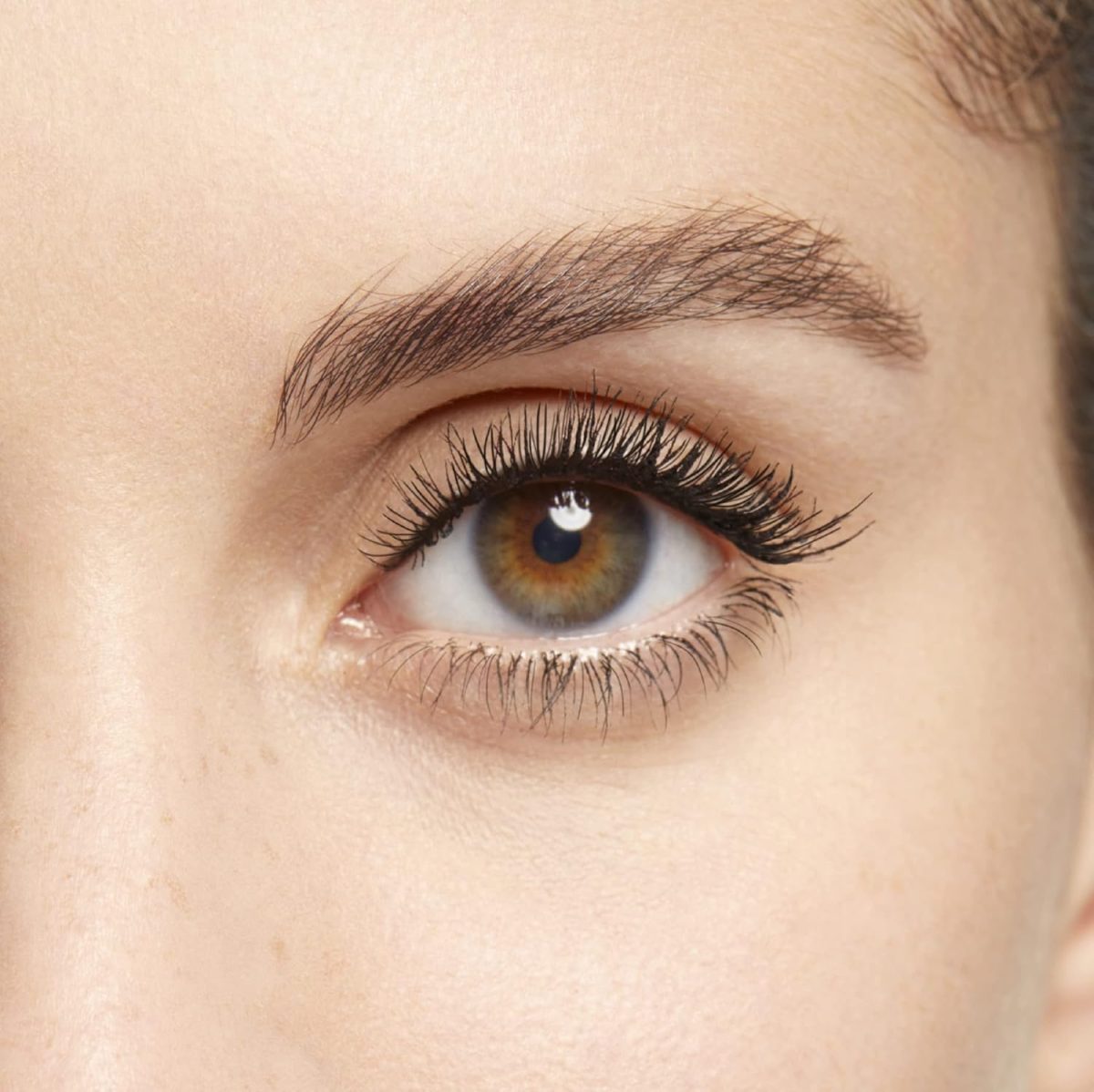 ⁦Clarins Supra Volume Mascara, 01-Black, 0.20 Fl Oz (Pack of 1)⁩ - الصورة ⁦4⁩