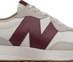 ⁦New Balance 327, Women s Sneaker, Beige, 38 EU⁩ - الصورة ⁦5⁩