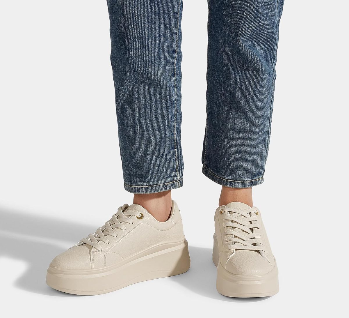 ⁦LUCKY STEP Women's Platform Fashion Sneakers Faux Leather Classic Tennis Shoes Low Top Casual Walking Shoes⁩ - الصورة ⁦7⁩