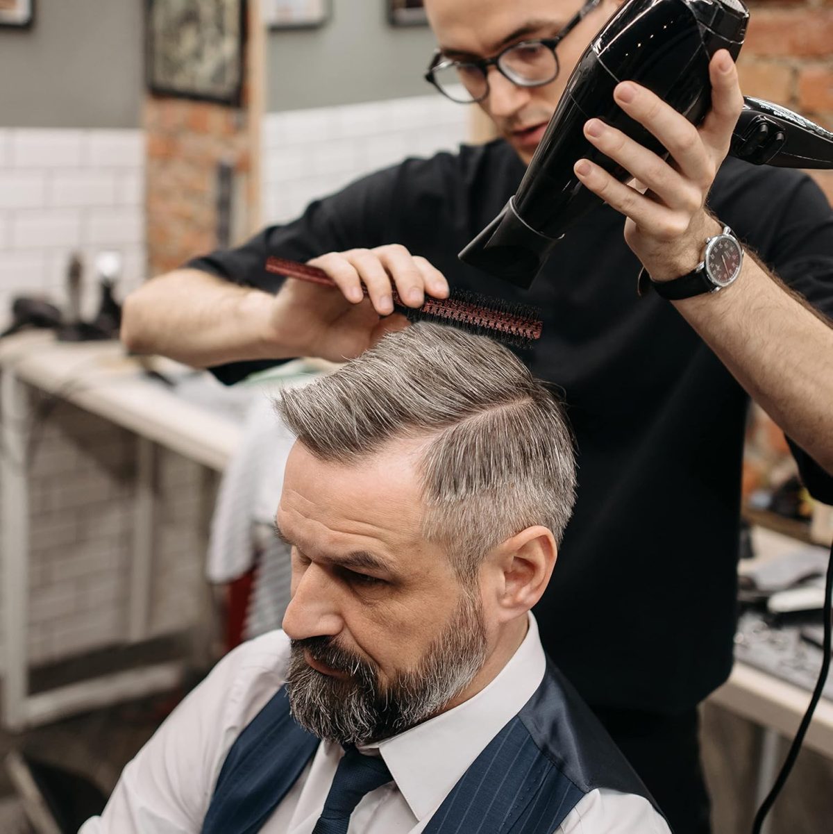 ⁦Priohair Prios® | Hair Dryer Brush, Round Brush, Men's Beard and Round Brush, for Straightening and Blow-Drying, Beard Brush for Men, Hair and Beard Brush for Short to Medium Length Hair (S)⁩ - الصورة ⁦7⁩