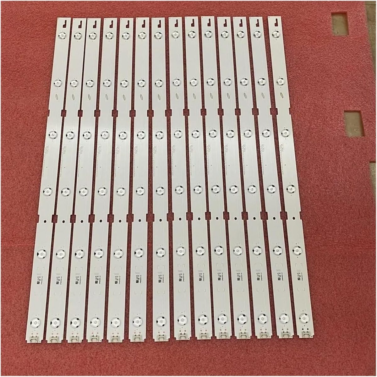 ⁦LED Backlight strip(14) For G.run/dig 55 VLE 6524 BL 55VLE6524 BL 55VLE6524BL⁩ - الصورة ⁦2⁩