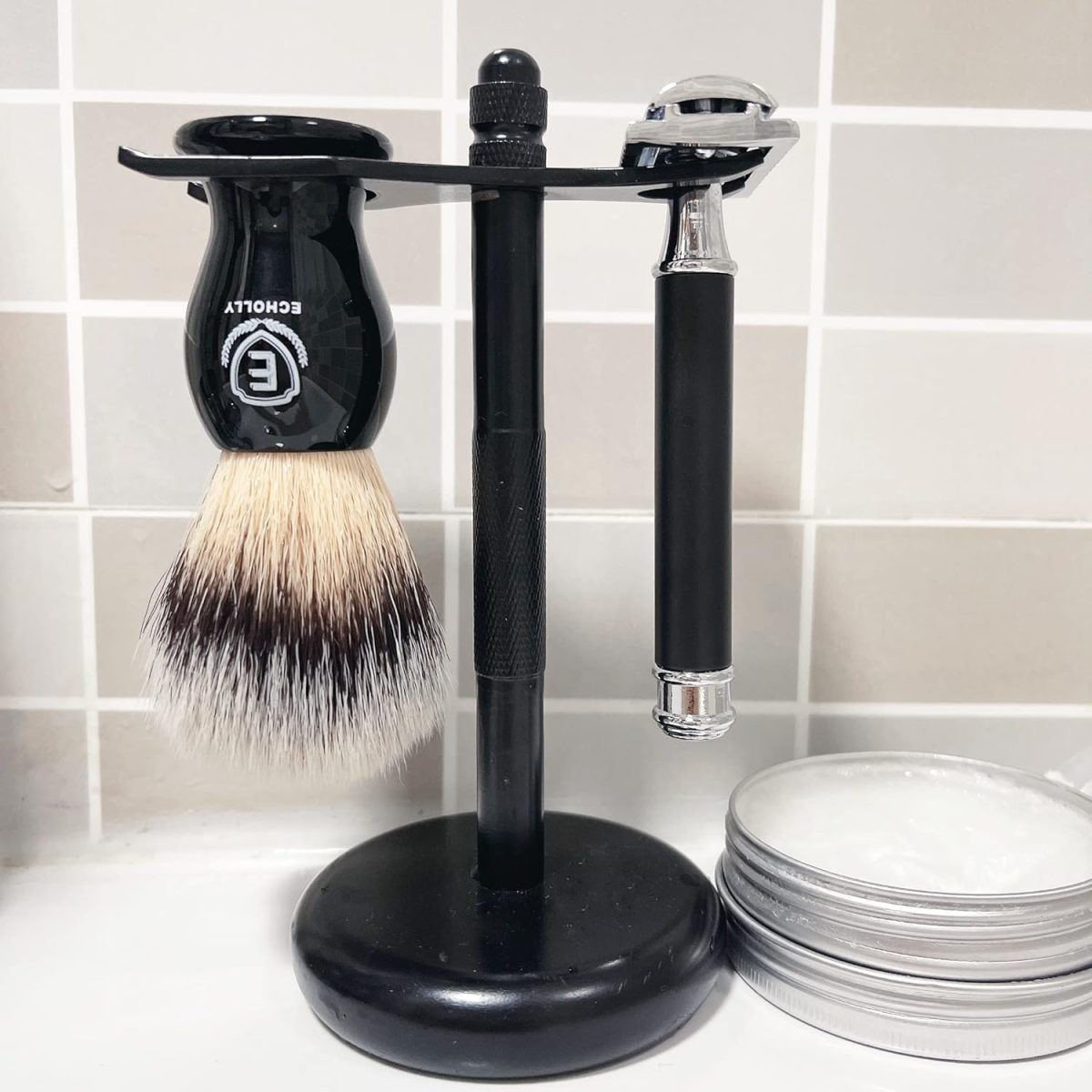 ⁦Echolly Luxury Shave Brush for Home or Travel - High end Synthetic Hair Shaving Brush -Fine Acrylic Handle,Engineered for the Best Shave of Your Life for Safety Razor, Best Present for Men⁩ - الصورة ⁦7⁩