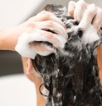 ⁦Clara Clarifying Shampoo with Vitamin Complex, Sulphate-Free, Vegan Formula, 300ml⁩ - الصورة ⁦2⁩