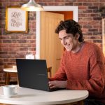 ⁦ASUS Vivobook S16 Laptop, Copilot+ PC, AMD Ryzen AI 7 350 with XDNA NPU, 16GB Memory, 1TB SSD, Neutral Black, M5606KA-DS76⁩ - الصورة ⁦10⁩