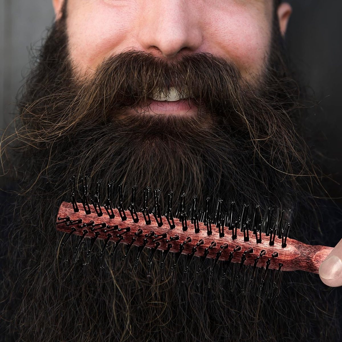 ⁦Priohair Prios® | Hair Dryer Brush, Round Brush, Men's Beard and Round Brush, for Straightening and Blow-Drying, Beard Brush for Men, Hair and Beard Brush for Short to Medium Length Hair (S)⁩ - الصورة ⁦6⁩