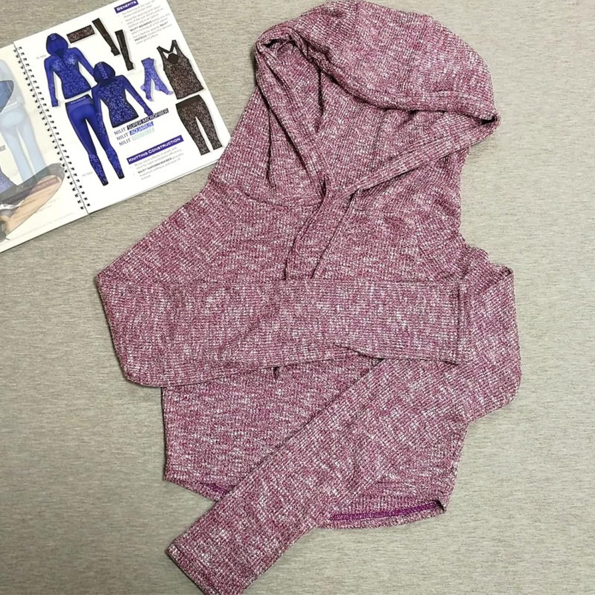 ⁦TOEE Women Sweatshirts Knitted Top Women Round-Neck Loose Long-Sleeved Short Running Hoodie Autumn Winter Sports Tops Yoga Clothes Sportswear (Color : Gray, Size : Small)⁩ - الصورة ⁦6⁩