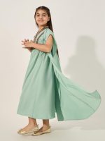 ⁦Styli Girls Embroidered Cape Sleeve V-Neck Kaftan⁩ - الصورة ⁦3⁩