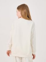 ⁦Styli Girls Slogan Printed Round Neck Sweatshirt⁩ - الصورة ⁦4⁩