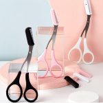 ⁦erioctry Professional Precision Trimmer Eyebrow Scissors Remover Beauty Tool with Comb and Non Slip Finger Grips Black Silver Tone for Men⁩ - الصورة ⁦7⁩