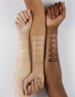 ⁦HOURGLASS Veil™ Hydrating Skin Tint Foundation 9 - Medium with warm undertones 35ml⁩ - الصورة ⁦4⁩