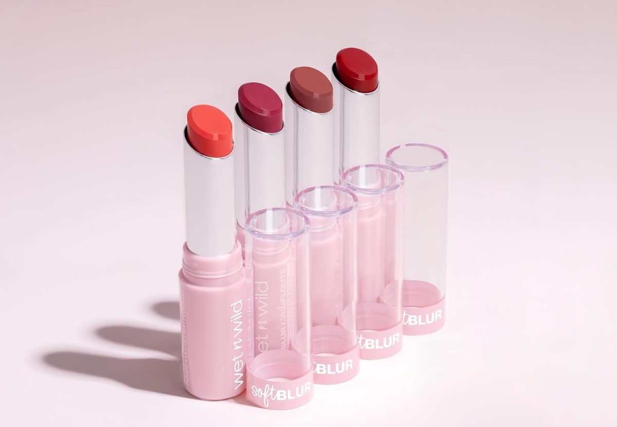 ⁦Wet n Wild Cloud Pout Soft Blur Matte Lipstick, Matte Lipstick with Non-Drying and Long-Lasting Formula, Lightweight and Moisturizing, Nude for Love⁩ - الصورة ⁦9⁩