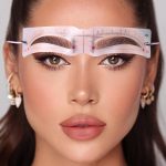 ⁦مجموعة استنسل وختم الحاجب، 12 استنسل حواجب قابل لاعادة الاستخدام مع مسحوق بني طبيعي، مقاوم للماء والتلطخ، مثالي للمبتدئين - يتضمن فرشاة وسلك (#2 بني طبيعي)⁩ - الصورة ⁦6⁩