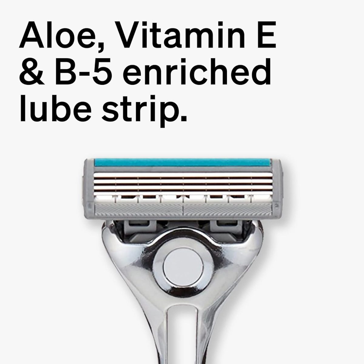 ⁦Schick Quattro Titanium Razor for Men Value Pack with 1 Razor and 3 Refills⁩ - الصورة ⁦6⁩