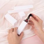 ⁦AUEAR, 50 Pack White Kraft Paper Lipstick Boxes Empty Lip Gross Box 3.35'x1.1'x1.1' Rectangle Lip Balm Boxes Perfume Essence Oil Packaging Cases for DIY Lip Gloss Gift Packing⁩ - الصورة ⁦5⁩