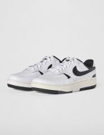 ⁦Nike Women's Gamma Force Sneaker⁩ - الصورة ⁦5⁩