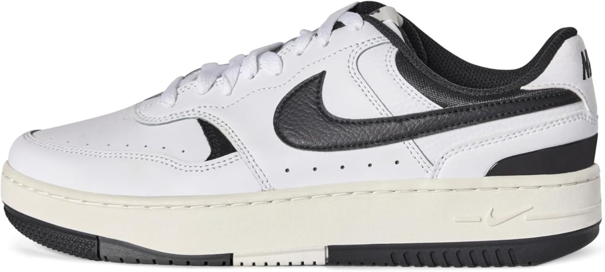 Nike Women's Gamma Force Sneaker