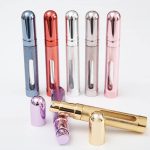 ⁦زجاجة عطر صغيرة قابلة لاعادة الملء سعة 12 مل، 3 قطع، زجاجة بخاخ فارغة محمولة للسفر والخروج من اي سي في في⁩ - الصورة ⁦4⁩
