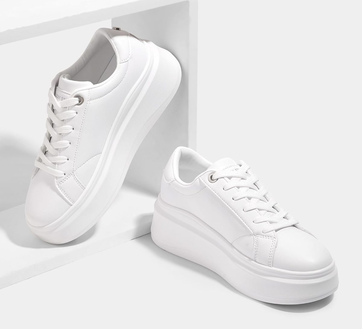 ⁦LUCKY STEP Women's Platform Fashion Sneakers Faux Leather Classic Tennis Shoes Low Top Casual Walking Shoes⁩ - الصورة ⁦5⁩