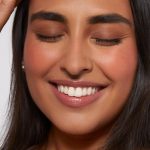 ⁦Rare Beauty Soft Pinch Liquid Blush Mini Lightweight, Buildable Blush for Natural Flush, Travel-Friendly Size, Infused with Joyful Color- 3.2ml - Joy⁩ - الصورة ⁦4⁩
