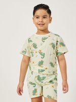 ⁦Styli Boys Graphic Print Round Neck T-Shirt And Shorts Pyjama Set⁩ - الصورة ⁦3⁩