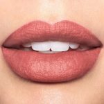 ⁦Revlon Ultra HD Matte Lip Mousse - 685 Obsessed⁩ - الصورة ⁦2⁩