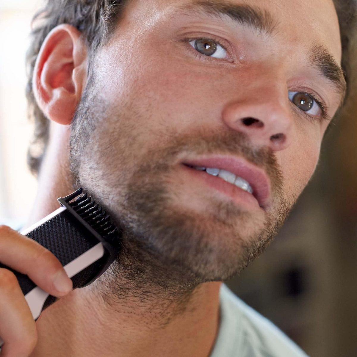 ⁦Philips Beard Tri mmer Series 3000 with Lift & Trim PRO system (Model BT3206/13),White/Black, Packaging may vary⁩ - الصورة ⁦3⁩